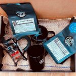 Prensa francesa, café de especialidad y mugs de café